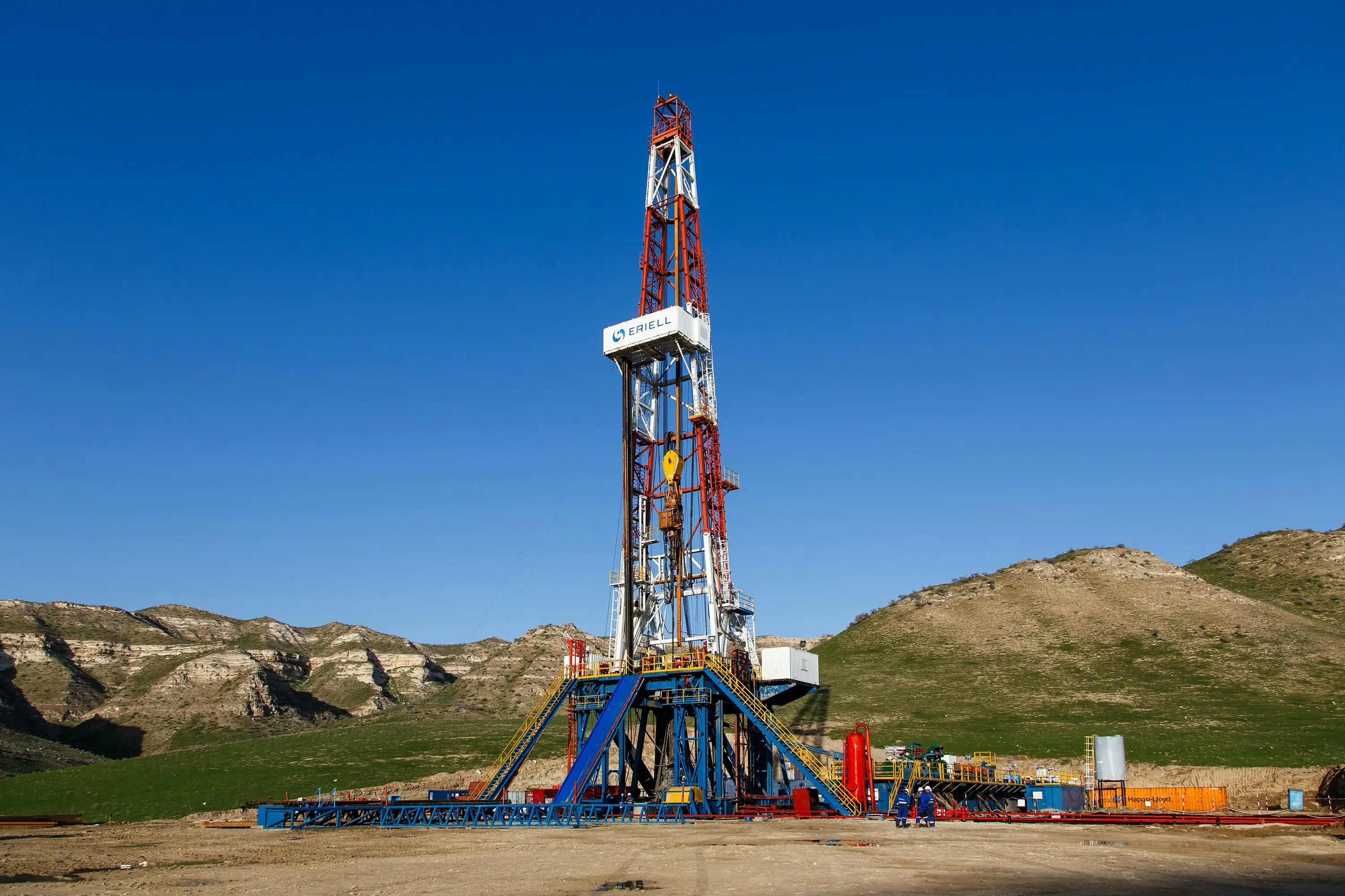 Trump Orders Oil Companies to Cut Gas Prices, Targets Chevron CEO